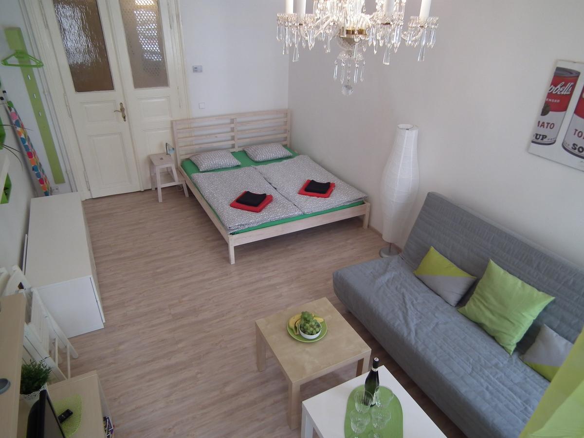 Apartment In The Centre Praha Bagian luar foto