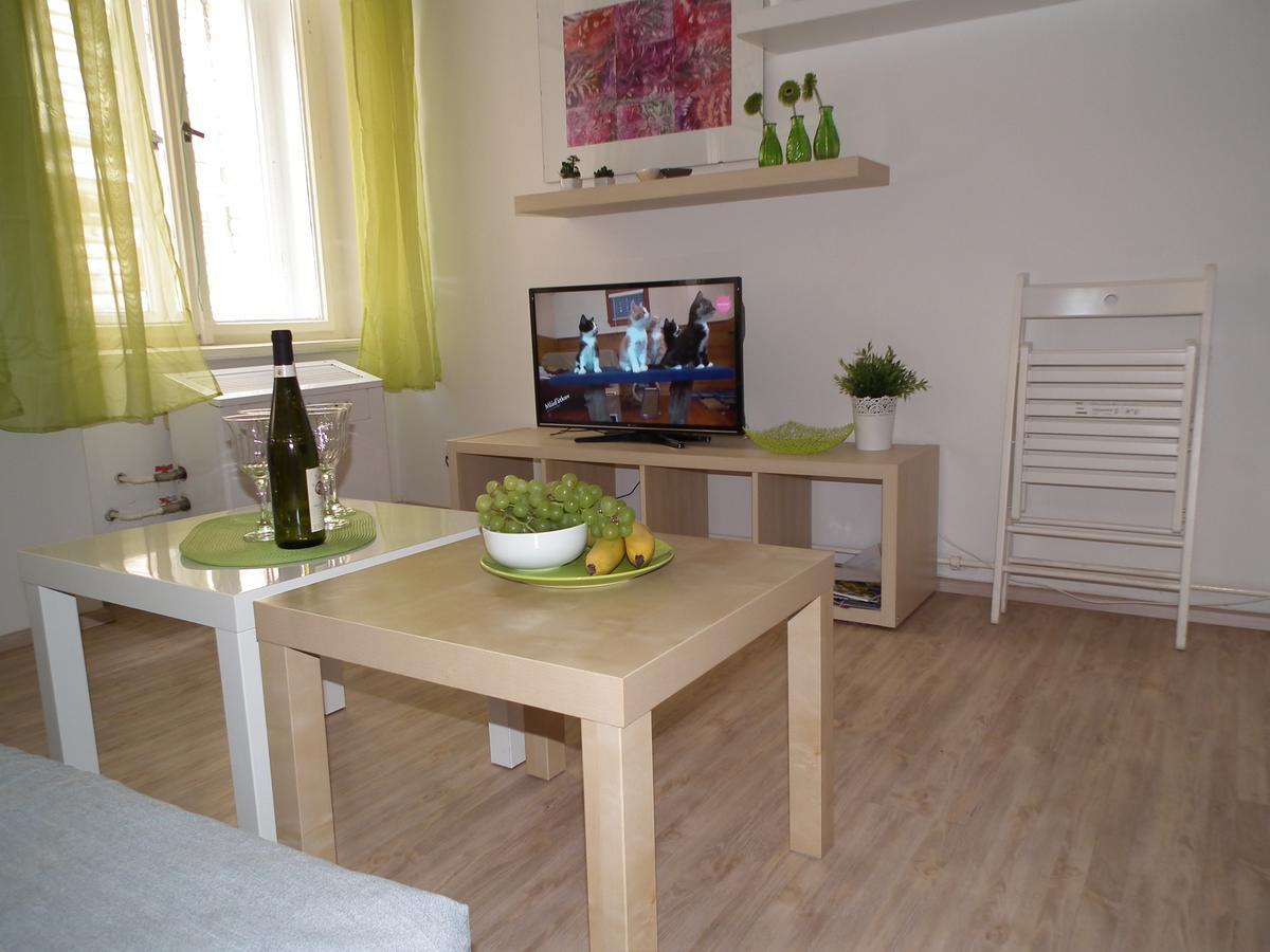 Apartment In The Centre Praha Bagian luar foto