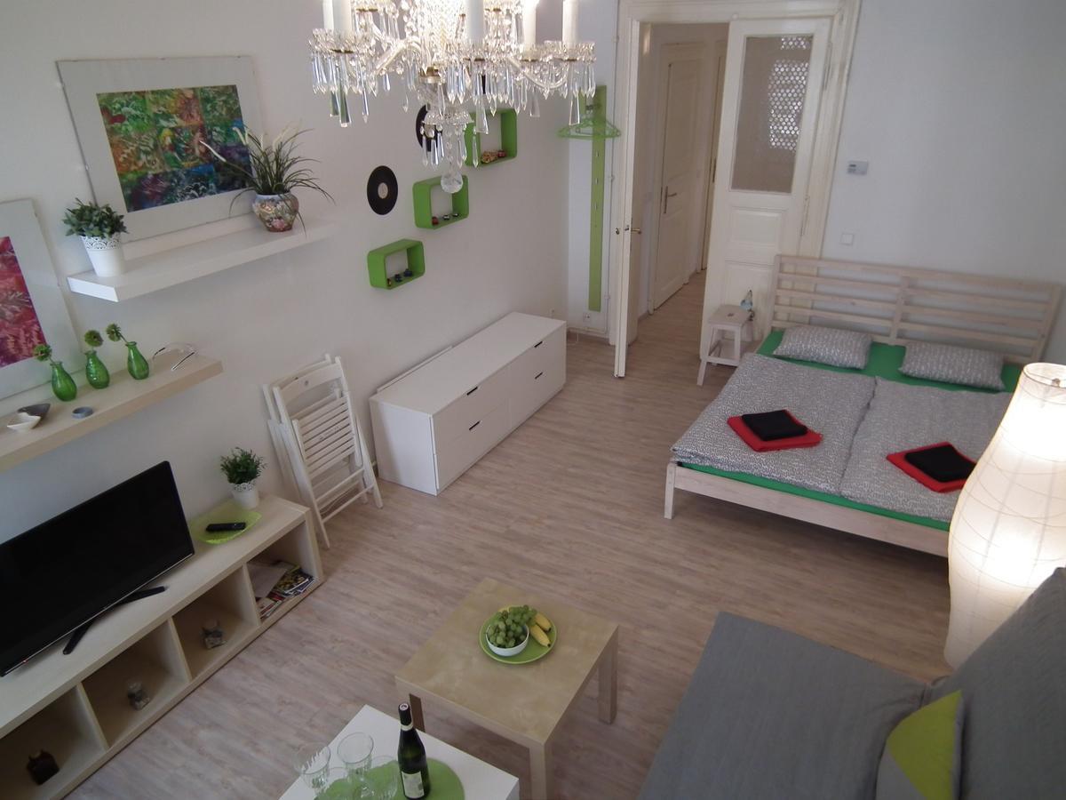 Apartment In The Centre Praha Bagian luar foto